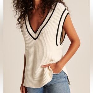 Abercrombie & Fitch Cream Sweater Vest | Size XS